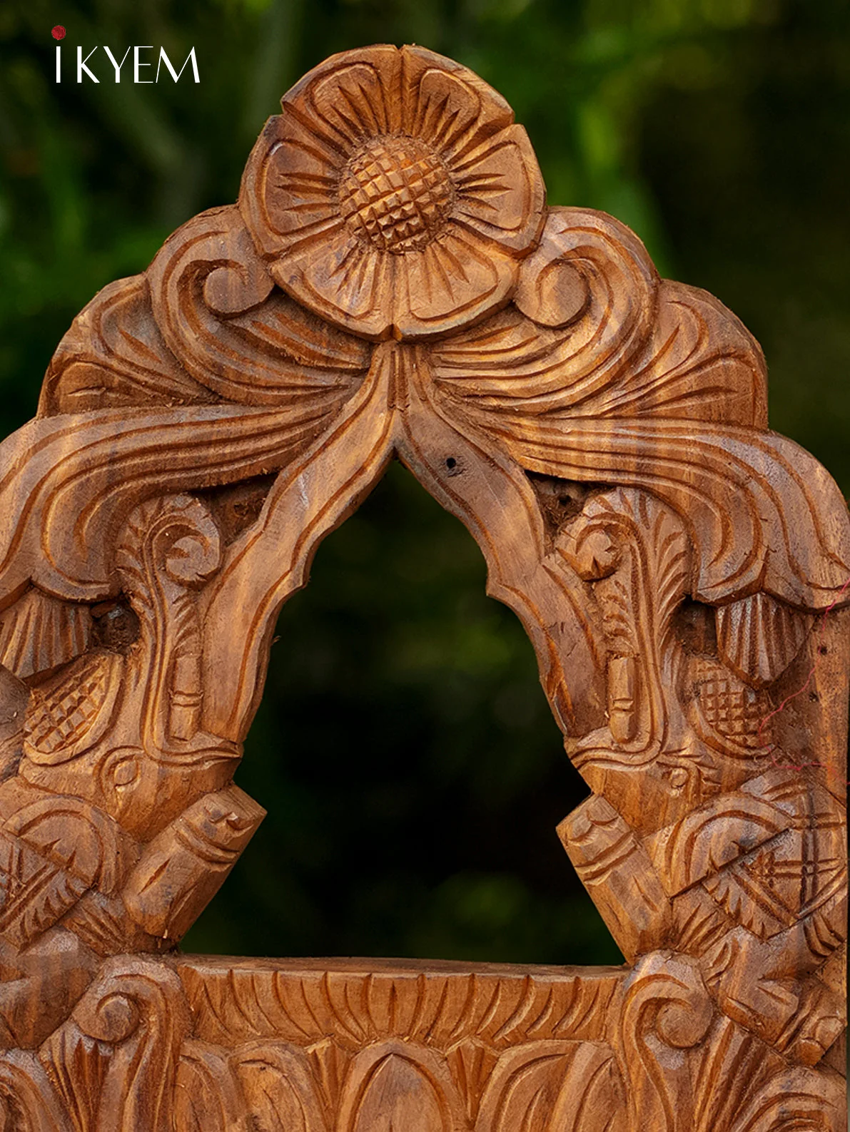 Regal Hand-Carved Wooden Jarokha - 4GJ09032 - Image 4