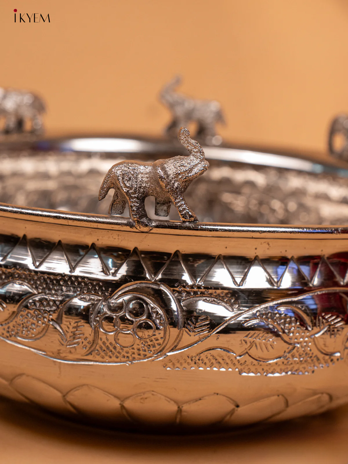 Metal Silver coating Elephant Urli (10×10) - KC14111 - Image 3
