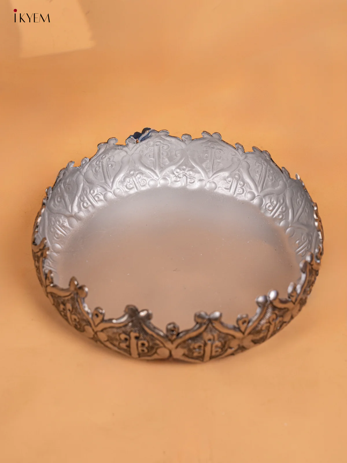 Metal Silver Coated  Urli - (12×12) Inches - KC18117 - Image 3