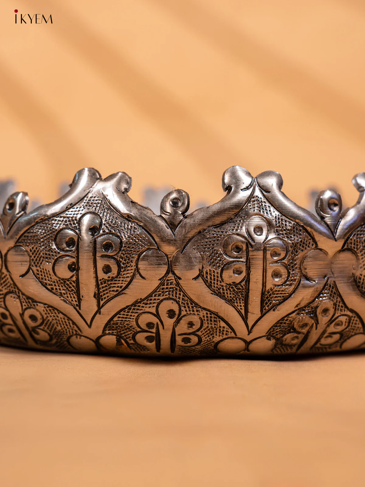 Metal Silver Coated  Urli - (12×12) Inches - KC18117 - Image 4