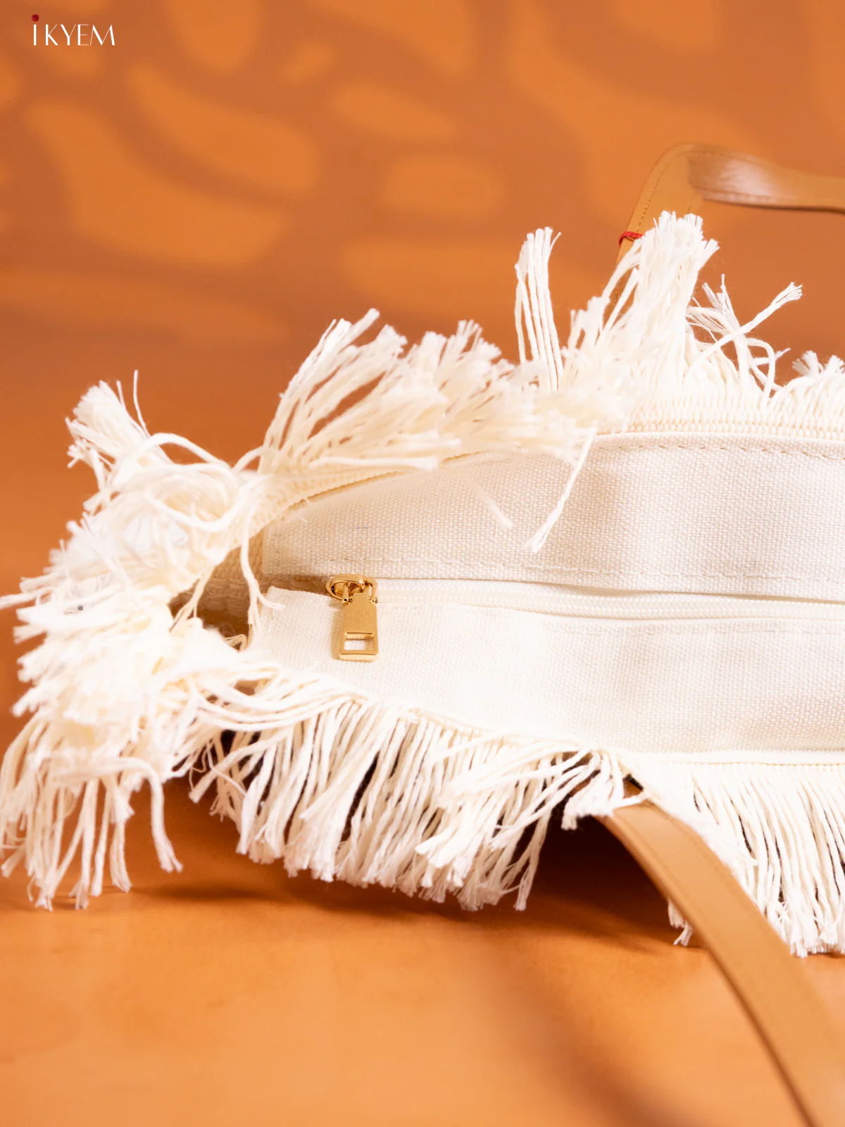 Aztec geometric Printed Hand Bag - Cream - KE16270 - Image 3