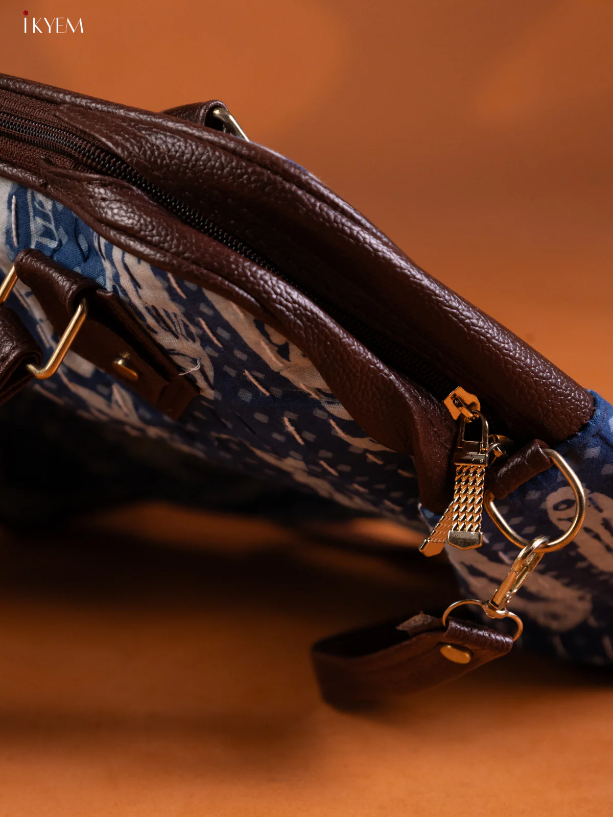 Fish Printed Handbag with Detachable Shoulder Strap - Blue - KE16338 - Image 3